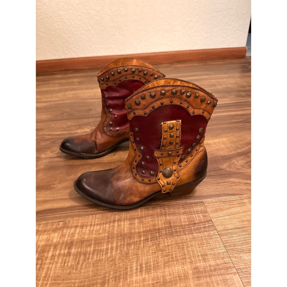 Vince Camuto Madalissa Studded Short Western Cowboy Boots Women 8.5 B Leather